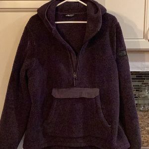 North face pullover